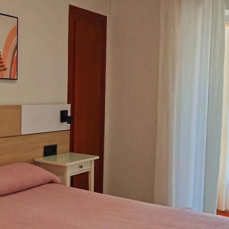 Hostal Bahia Cadiz Bagian luar foto
