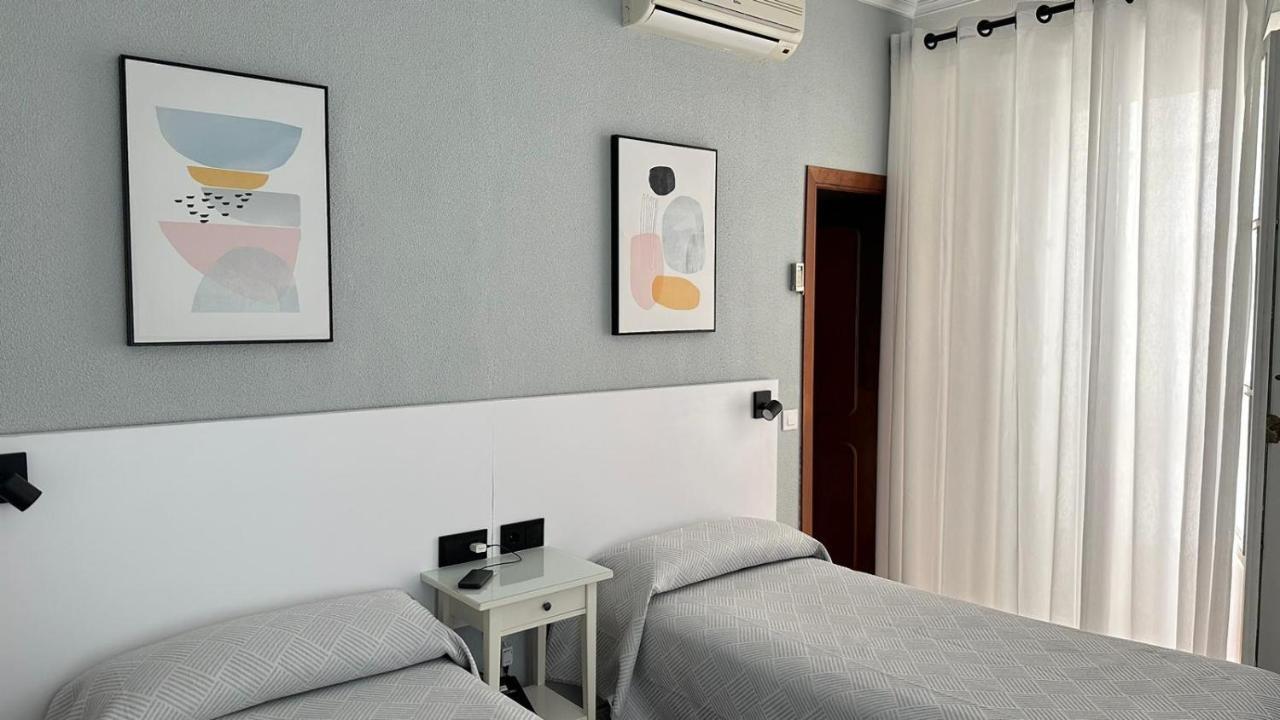 Hostal Bahia Cadiz Bagian luar foto
