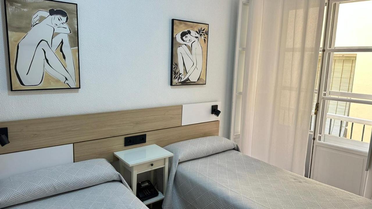 Hostal Bahia Cadiz Bagian luar foto