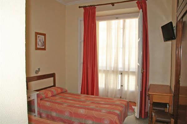 Hostal Bahia Cadiz Bagian luar foto